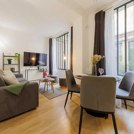 Beautiful At Gare De L'est Republique * Parigi