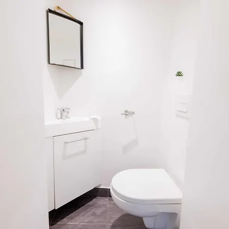 Beautiful At Gare De L'est Republique *